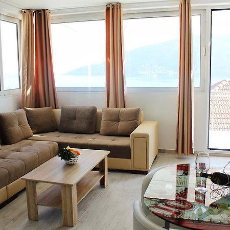 Jk Apartmani Херцег Нови Екстериор снимка