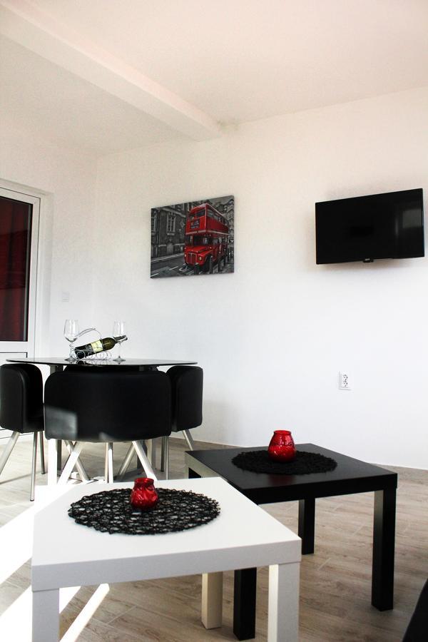 Jk Apartmani Херцег Нови Екстериор снимка