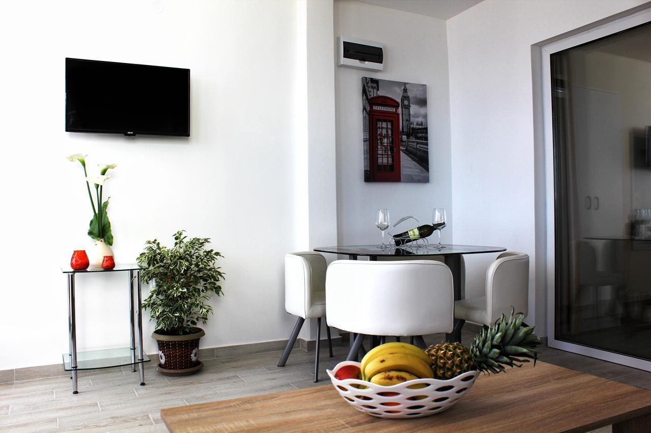 Jk Apartmani Херцег Нови Екстериор снимка