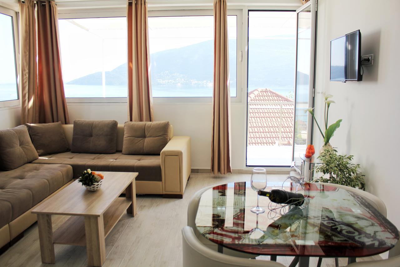 Jk Apartmani Херцег Нови Екстериор снимка