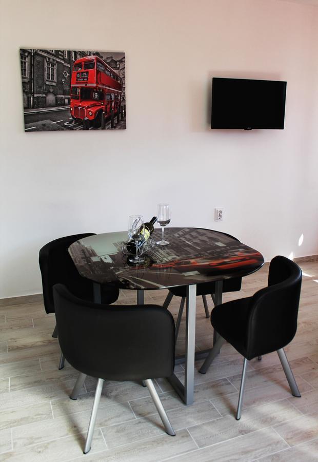 Jk Apartmani Херцег Нови Екстериор снимка