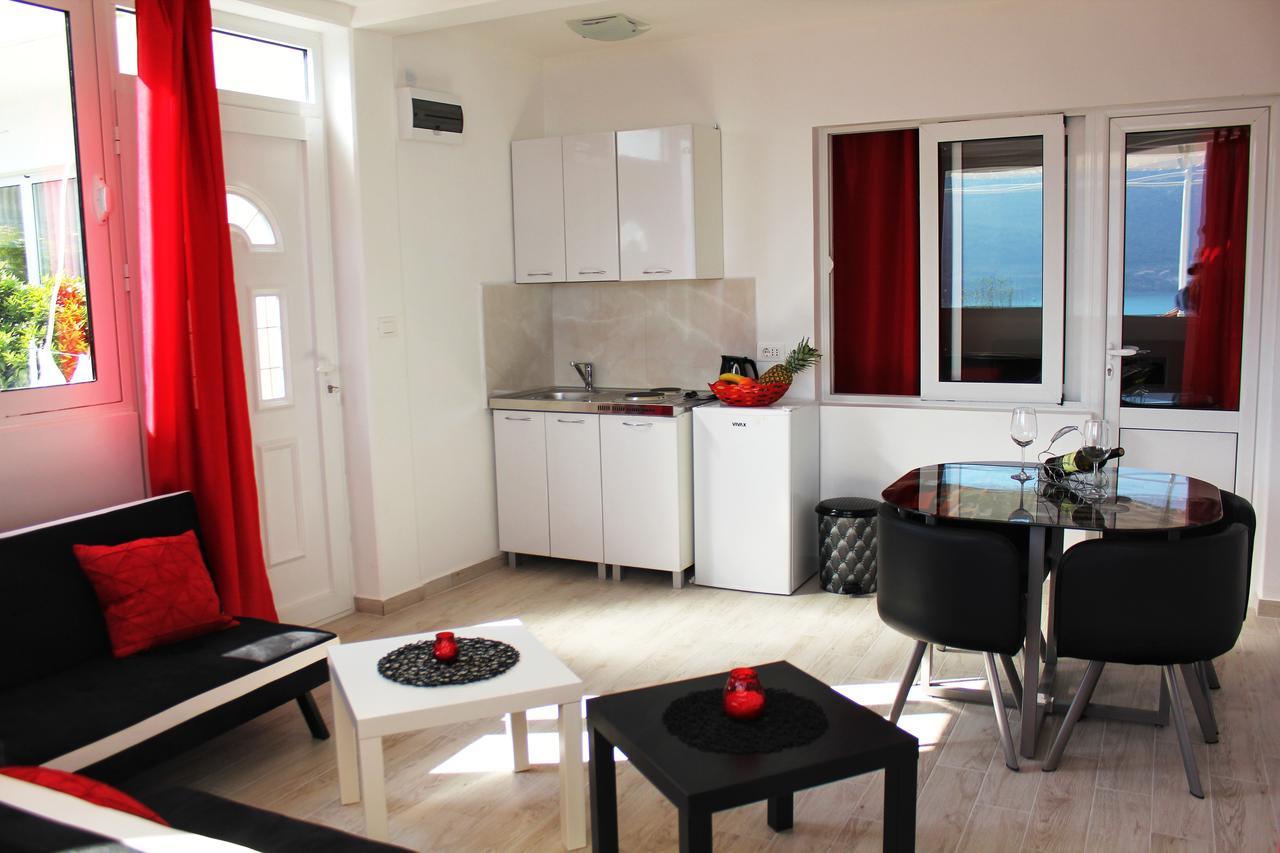 Jk Apartmani Херцег Нови Екстериор снимка